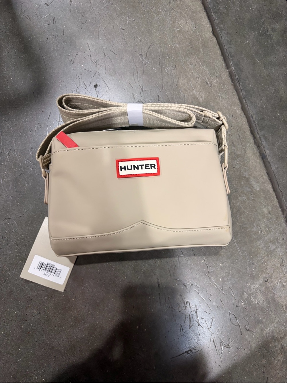 Hunter women Crossbody with Red Logo Patch bag with strap new with tag